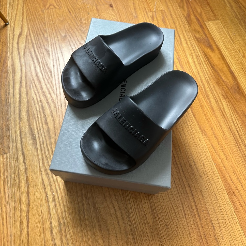 COPY - COPY - Balenciaga chunky slide sandal